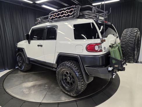 Used 2013 Toyota FJ Cruiser 4WD image 7