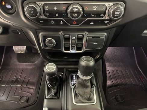 Used 2021 Jeep Wrangler Unlimited Sport AWD/4WD image 21