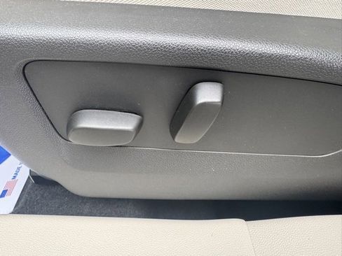 Used 2022 Buick Envision Avenir w/ Technology Package II image 18