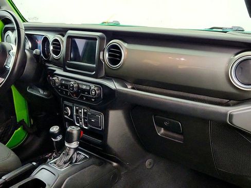 Used 2019 Jeep Wrangler Unlimited Sahara AWD/4WD image 25
