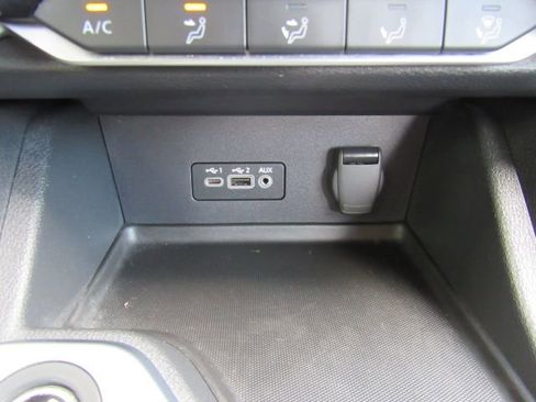 Used 2023 Nissan Sentra SV image 40