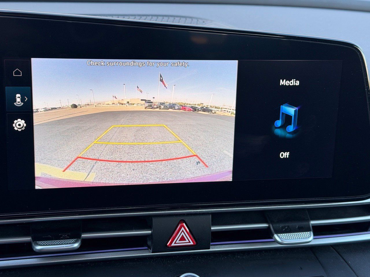 Used 2025 Hyundai Elantra SEL FWD image 19