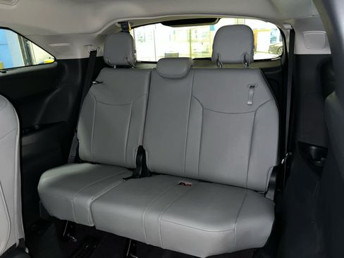 New 2026 Toyota Sienna XLE FWD image 12