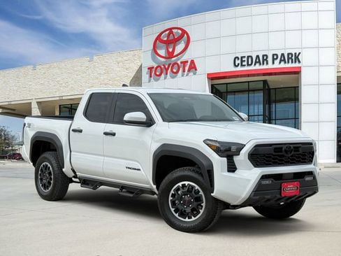 Used 2025 Toyota Tacoma TRD Off-Road AWD/4WD image 1