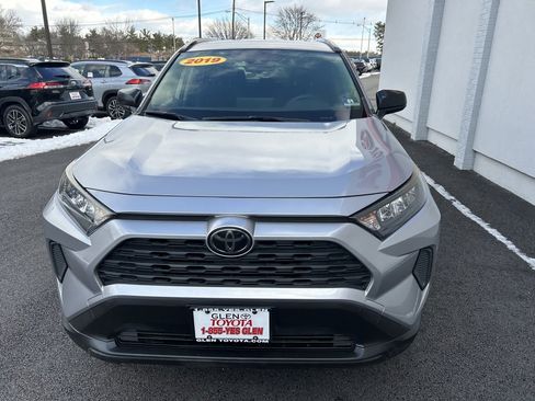 Used 2019 Toyota RAV4 LE image 3