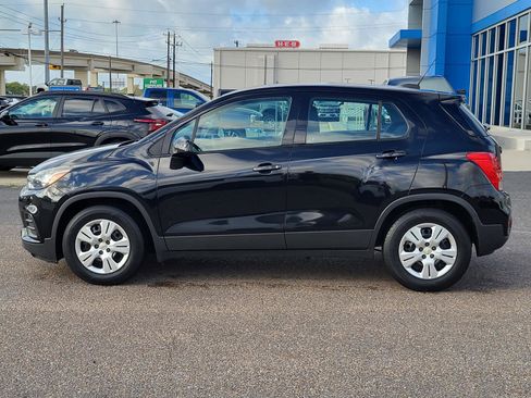 Used 2018 Chevrolet Trax LS w/ LPO, Cargo Package image 2