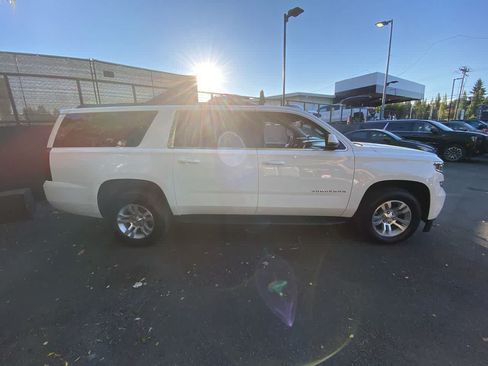 Used 2018 Chevrolet Suburban LT AWD/4WD image 7