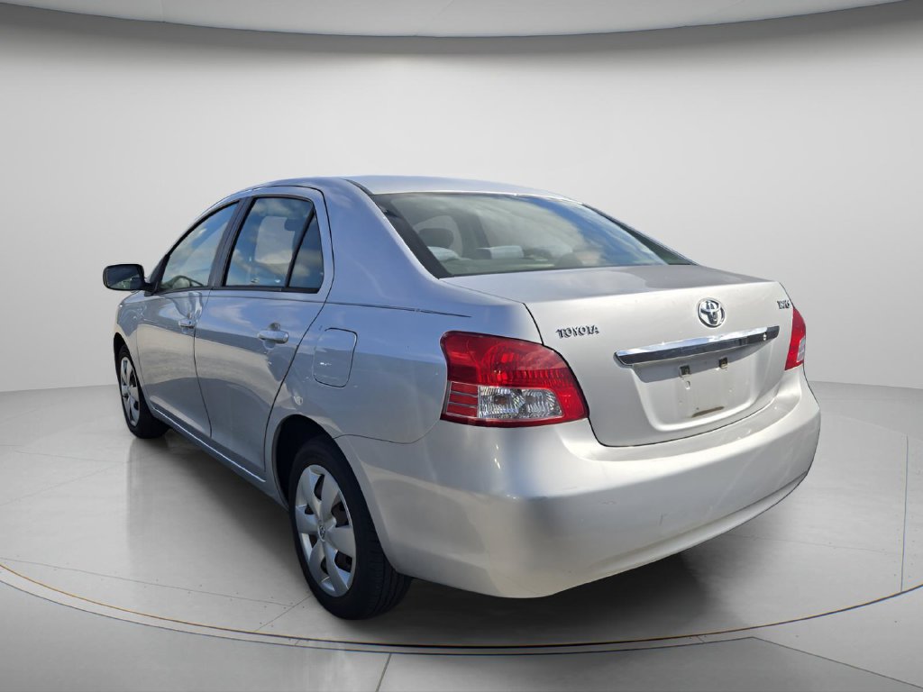 Used 2008 Toyota Yaris Sedan w/ Convenience Pkg FWD image 4