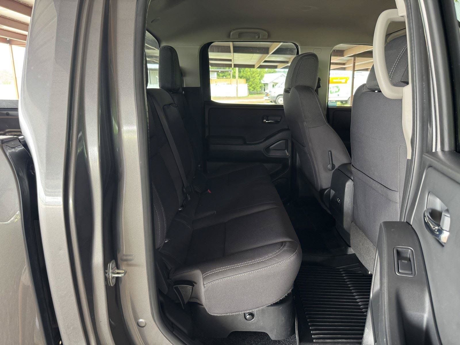 Used 2022 Nissan Frontier SV RWD image 37