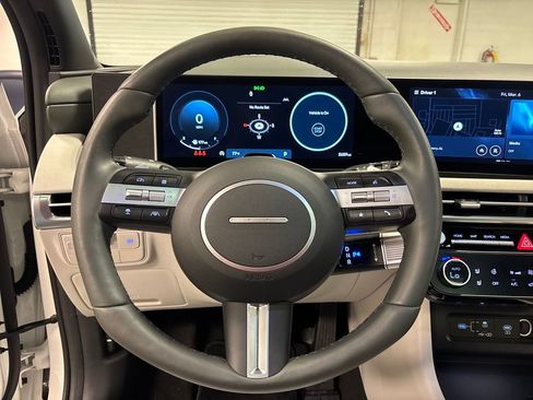 Used 2026 Hyundai Tucson Limited image 35