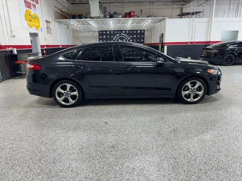 Used 2013 Ford Fusion SE image 2