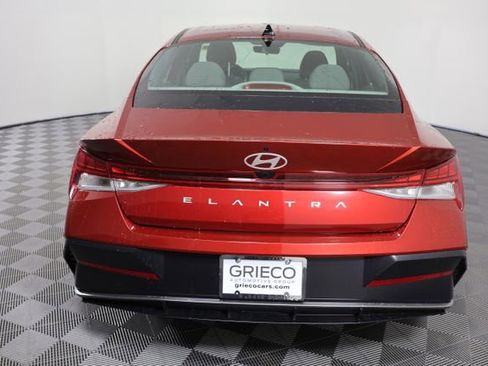 Used 2025 Hyundai Elantra SEL FWD image 7