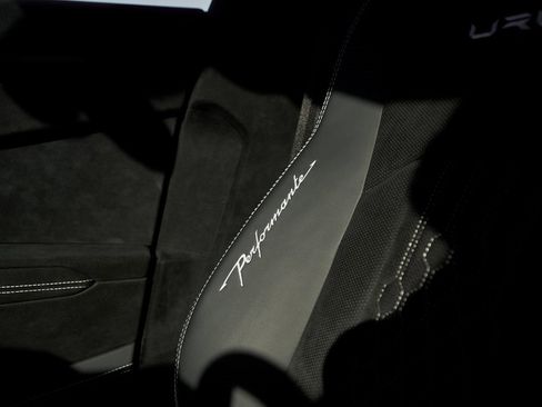 Used 2024 Lamborghini Urus Performante image 52