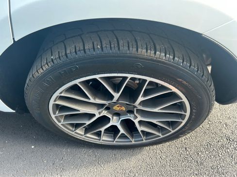 Used 2018 Porsche Macan image 30