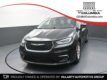 Used 2023 Chrysler Pacifica Touring-L