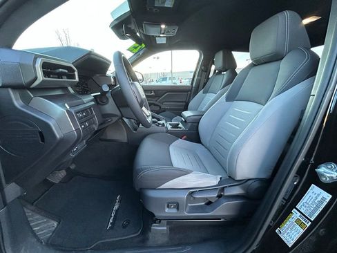 Used 2025 Toyota Tacoma TRD Off-Road image 12