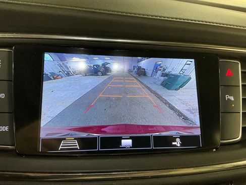 Used 2021 Buick Enclave Essence w/ Sound and Sites Package AWD/4WD image 24