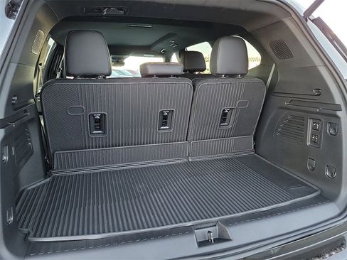 New 2026 GMC Acadia Denali Ultimate w/ LPO, Floor Liner Package image 15