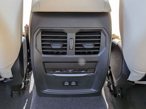 New 2026 BMW 330i Sedan w/ Convenience Package image 30