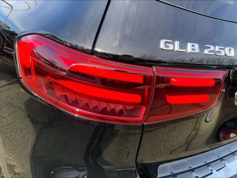 Used 2026 Mercedes-Benz GLB 250 4MATIC image 25