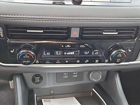 New 2026 Nissan Rogue Platinum image 12