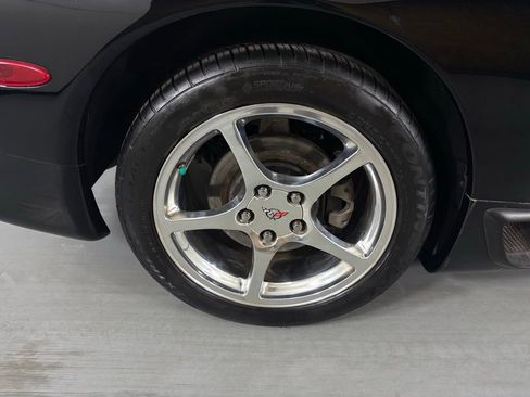 Used 2003 Chevrolet Corvette Base w/ Preferred Equipment Group1 image 16