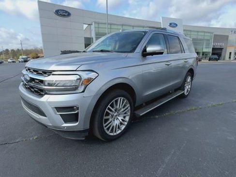 Certified 2024 Ford Expedition Limited image 4