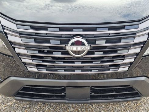 Used 2026 Nissan Rogue SV FWD image 3