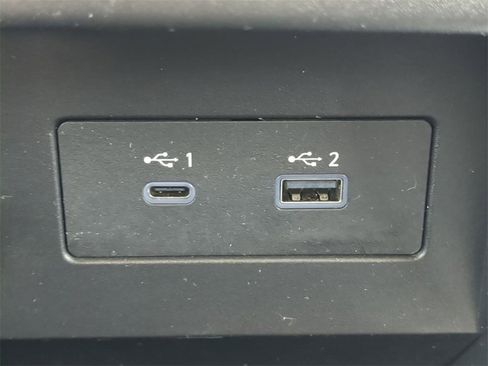 Used 2024 Nissan Titan SV w/ SV Convenience Package image 22