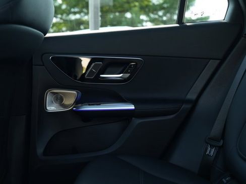 Used 2026 Mercedes-Benz GLC 300 4MATIC image 37