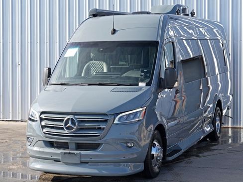 Used 2023 Mercedes-Benz Sprinter 3500 w/ Parking Package image 93