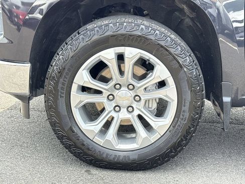 Used 2024 Chevrolet Silverado 1500 LTZ w/ Z71 Off-Road Package AWD/4WD image 12