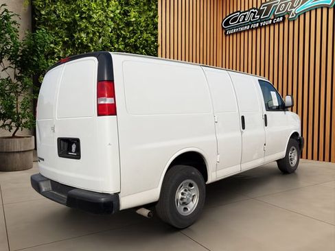Used 2021 Chevrolet Express 2500 RWD image 1