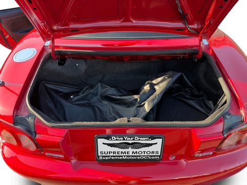 Used 2004 MAZDA MX-5 Miata w/ Convenience Pkg image 16