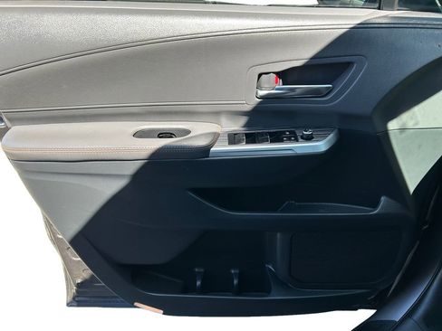 Used 2022 Toyota Sienna XSE w/ XSE Plus Package FWD image 18