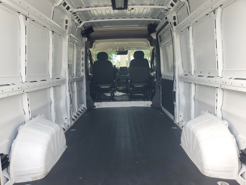 Used 2025 RAM ProMaster 2500 w/ Convenience Group FWD image 8