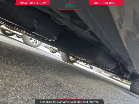 Used 2013 Dodge Grand Caravan SXT image 9