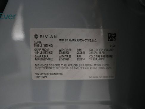 Used 2024 Rivian R1S Adventure image 30