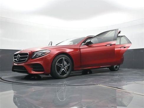 Used 2019 Mercedes-Benz E 450 4MATIC Wagon image 31