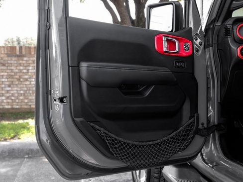 Used 2022 Jeep Wrangler Unlimited Sahara w/ Cold Weather Group image 54