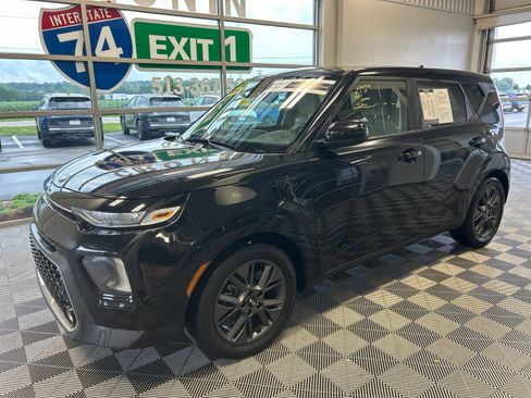 Used 2021 Kia Soul EX FWD image 3