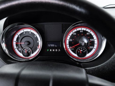Used 2018 Dodge Grand Caravan SE w/ UConnect Hands-Free Group FWD image 17