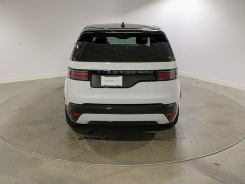 Used 2024 Land Rover Discovery Dynamic SE image 4