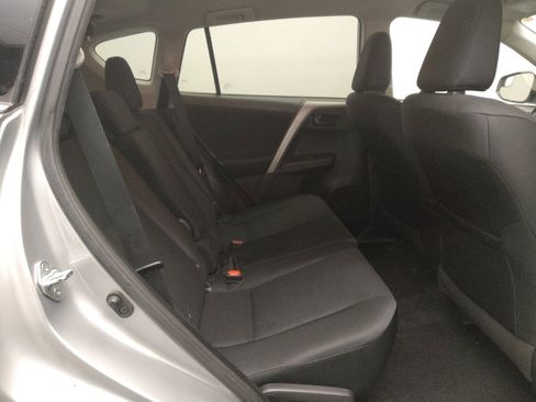 Used 2017 Toyota RAV4 LE image 19