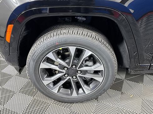 New 2025 Jeep Grand Cherokee Overland w/ Adv Protech Group III AWD/4WD image 29