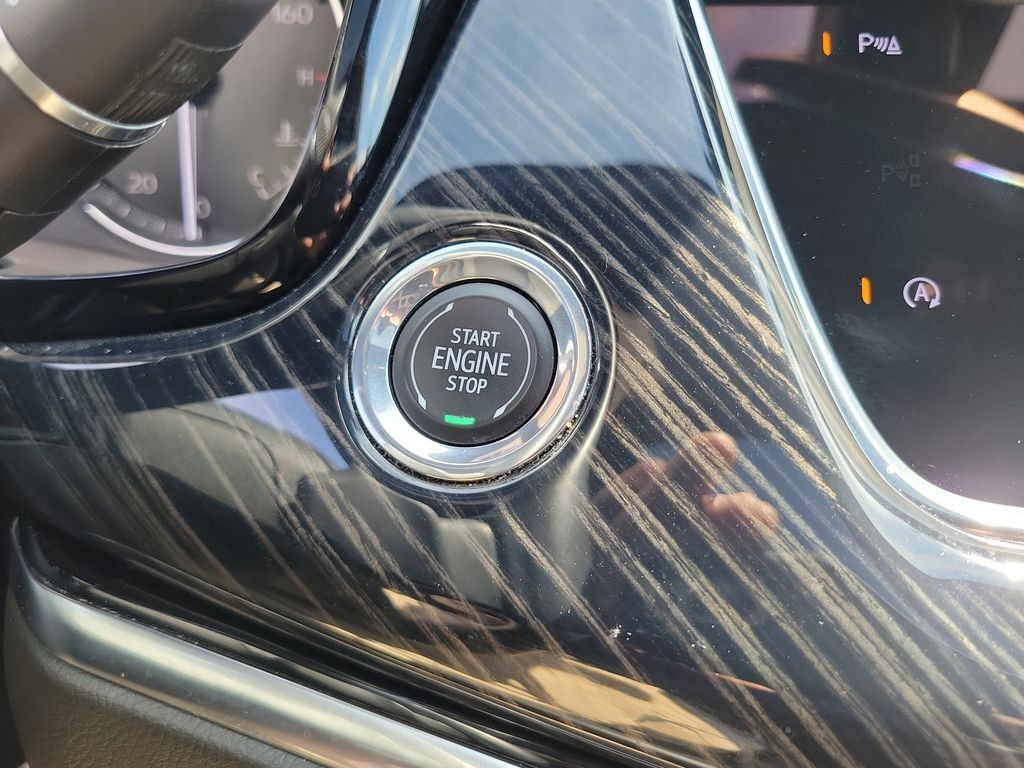 Used 2024 Cadillac XT6 Premium Luxury AWD/4WD image 31