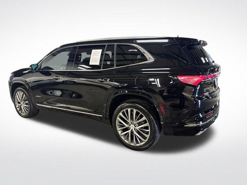 Used 2025 Buick Enclave Avenir w/ Trailering Package, 5000 lbs. AWD/4WD image 3