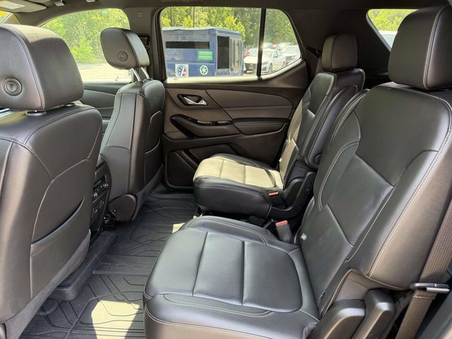 Used 2023 Chevrolet Traverse LT w/ LT Premium Package AWD/4WD image 15