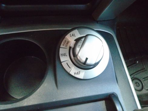 Used 2013 Toyota 4Runner Limited image 21