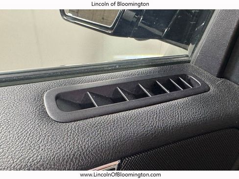 Used 2019 Lincoln Navigator Select AWD/4WD image 42